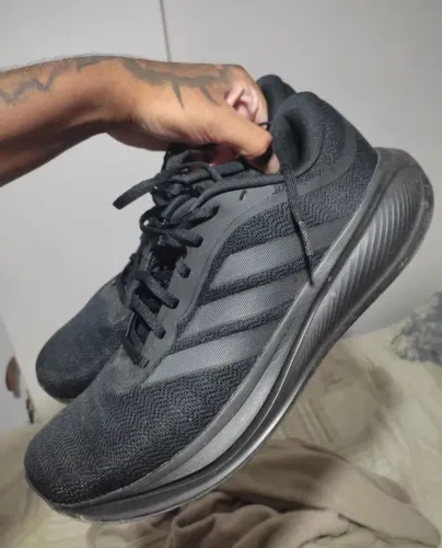 Tênis Adidas