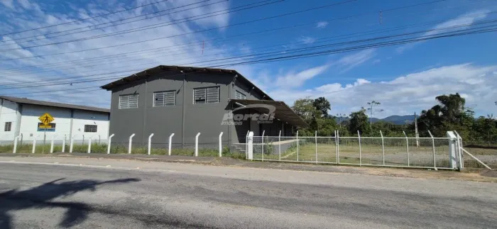 Galpão Industrial em localização estratégica em Indaial/SC, no acesso à Zona Industrial de