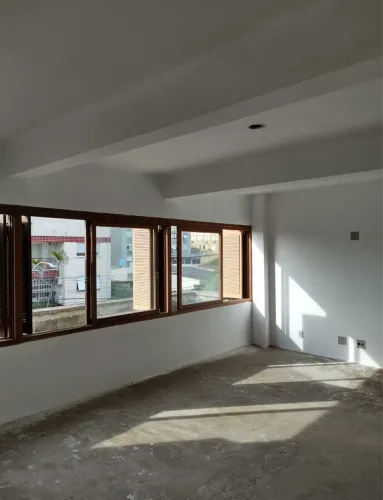 Sua Sala Própria na Av. Brino: Custo Fixo R$ 183/mês - Oportunidade!