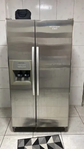 Vendo geladeira 2 portas 