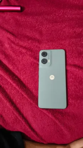 Vende-se Moto G35 semi novo 