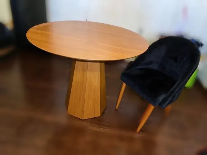 Mesa de Jantar Redonda + 4 Cadeiras Estofados | Estado de Nova
