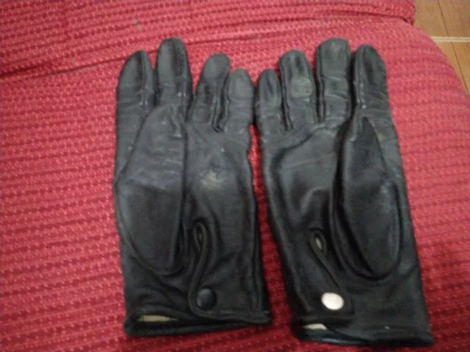 Luvas de couro legítimo