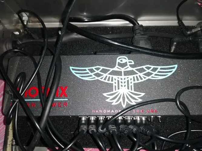 Fonte Isolada 127v Walrus Audio Phoenix 15 Saídas P Pedais