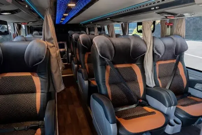Locaçao de Vans - Onibus
