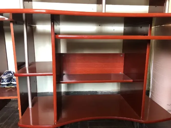Vendo Mesa Para Computador ou Gamer Vários Compartimentos Madeira Mogno