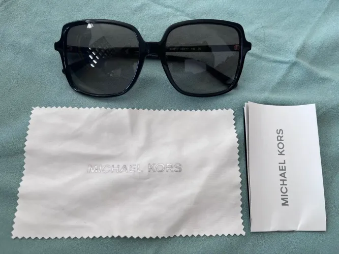 Óculos de sol Michael Kors 2098U