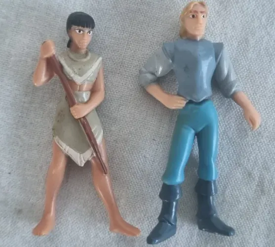 Lote - 2 Miniatura Pocahontas - Kinder Ovo - 6cm