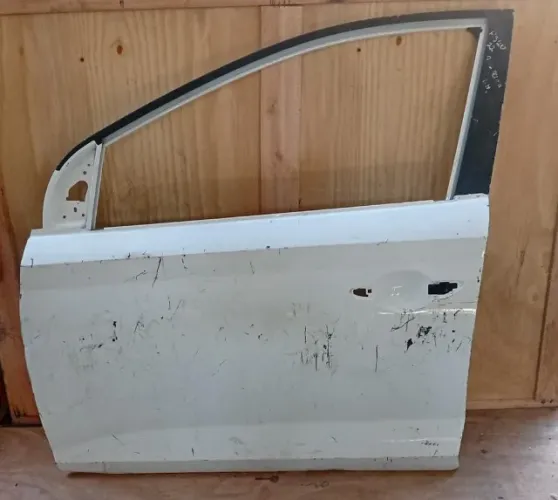 PORTA TRASEIRA ESQUERDA HYUNDAI HB20 20/24 COM DETALHE