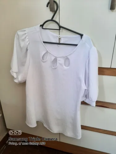 Blusa Branca nova.