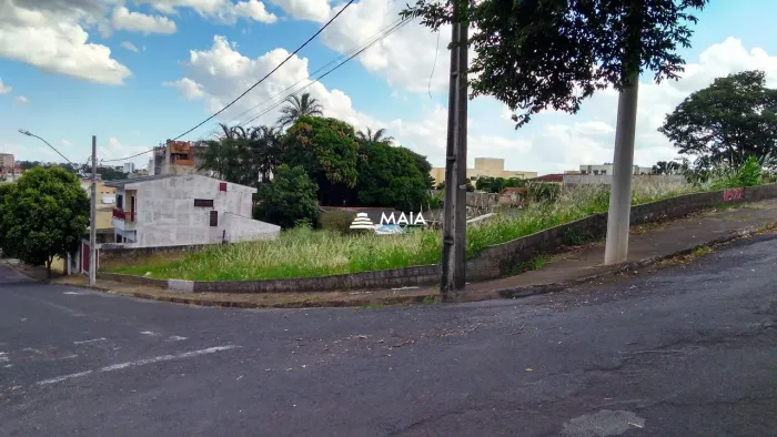 Terreno à venda no bairro Quinta da Boa Esperança