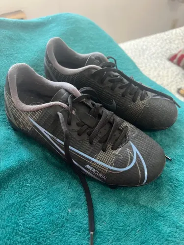 Chuteira Nike Mercurial Infantil com trava