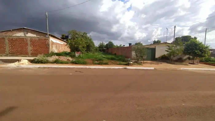 Lote no bairro Granville em frente o residencial vila da mata