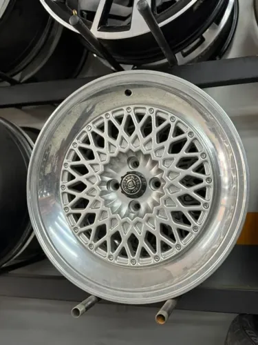 Roda Volcano Wolfburg Aro 17