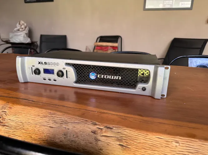 Amplificador / potência Crown XLS2000
