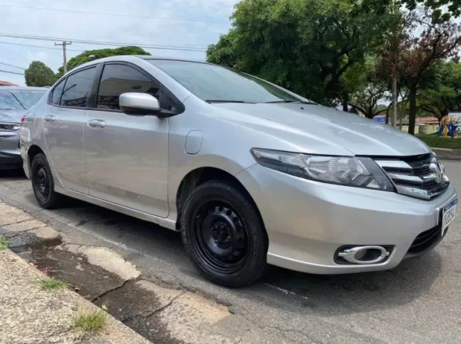 Honda City Sedan DX 1.5 Flex 16V Mec. 2013