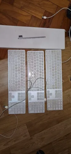 3 teclados Apple funcionando parcialmente 