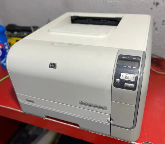 Impressora HP Color LaserJet CP1515n ideal para transfer giro 
