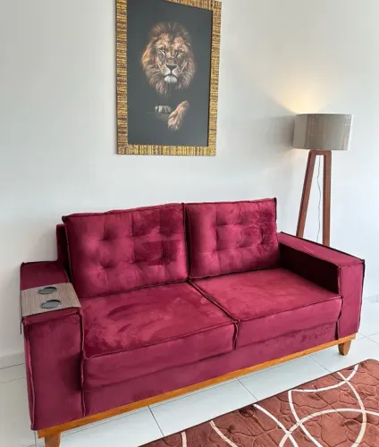 Sofá de Veludo Vermelho - Conforto e Elegância!