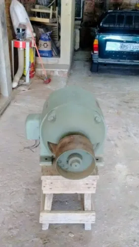 Motor trifásico 4 polos 12 CV 