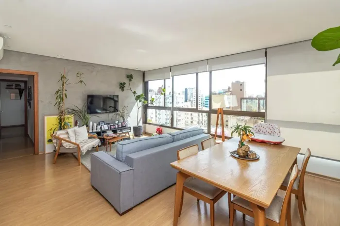 Cobertura no Moinhos de Vento com 185m² e dois dormitórios