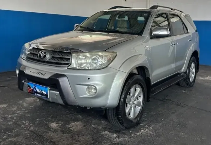 Toyota Hilux SW4 SR 4X2 2.7/ 2.7 Flex 16V Aut. 2010