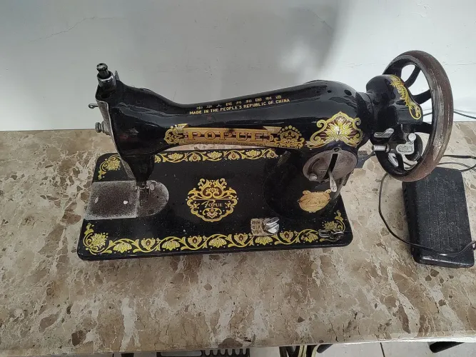 Máquina de Costura POPUE - Colecionadores e Costureiras