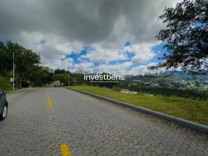 Lote com 1562,00m² à venda no Condomínio Vale dos Cristais, Nova Lima, MG