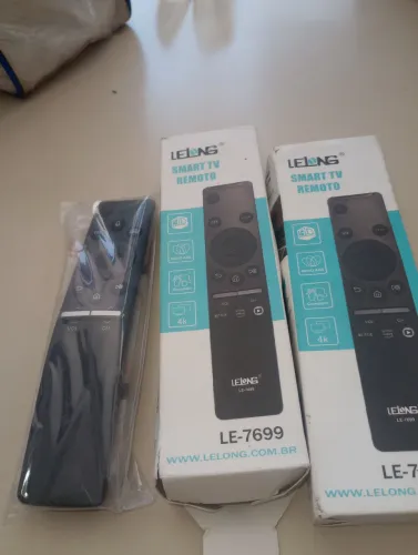 Controle para TV Samsung com comando de voz.