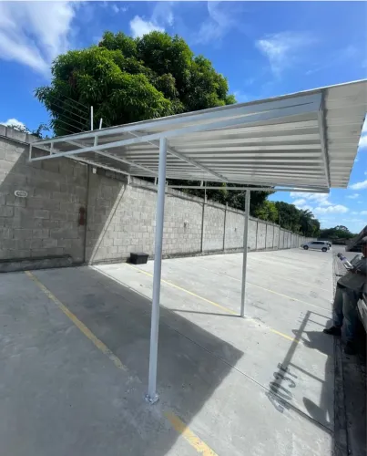 Coberta de garagem prédio