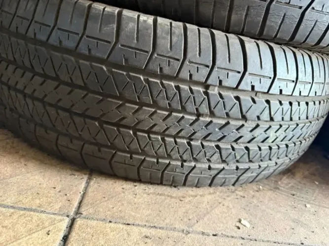 Pneu 255/65/17 Dueler 80 % Vida util