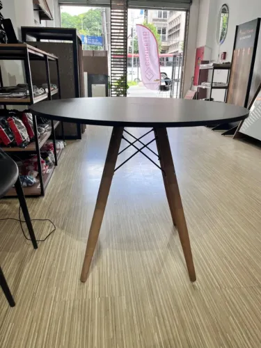 Mesa Eames Eiffel tampo 90cm preto