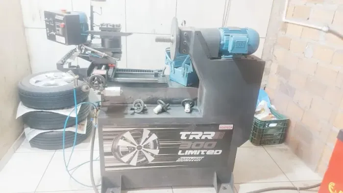 Torno de Rodas TRR 300 - Limited