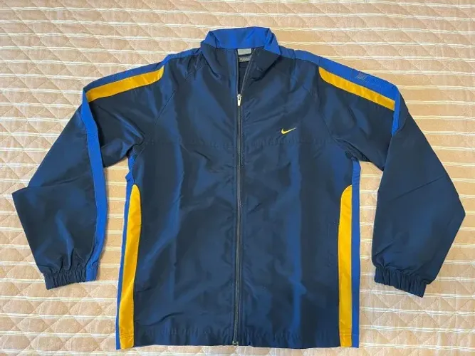 (Vendido) Jaqueta Esportiva Nike Original | Estilo e Performance!