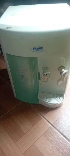 Bebedouro purificador FR600