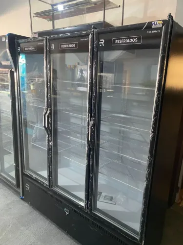 NZ. Expositor Refrigerado frios e laticínios 3 portas REFRIMATE 