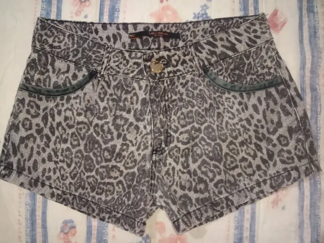 Shorts Feminino Animal Print Lança Perfume