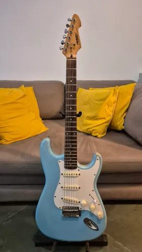 Guitarra Peavey Falcon I - International Series
