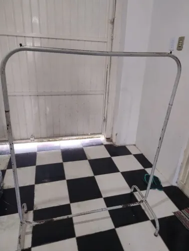 Arara de roupas  de ferro arara desmontável 