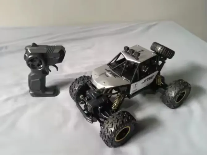 Carro de Controle Remoto 4x4 novo