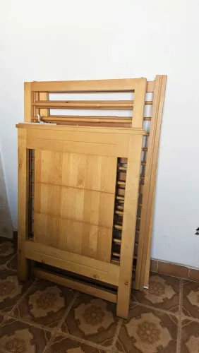 Berço de madeira maciça para bebê