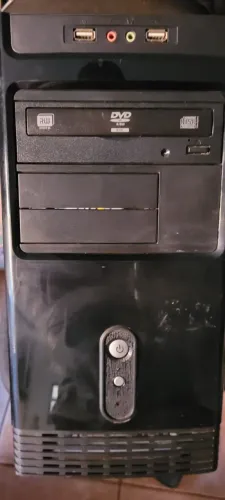 Desktop com CPU AMD Phenom II X2 560