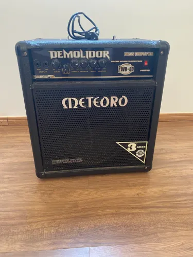 Cubo amplificador meteoro FWB-80 200W