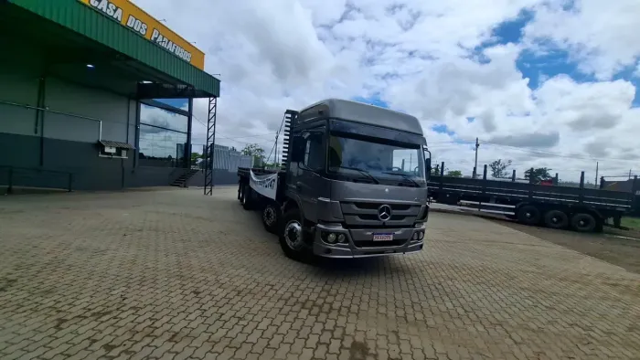 Mercedes Atego 2429 ano 2013