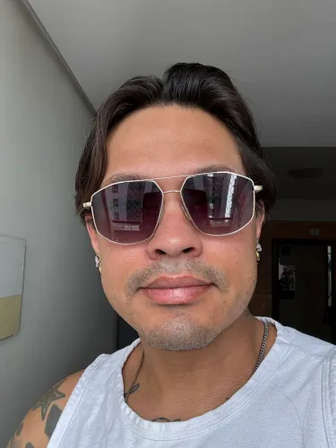 Óculos Chilli Beans Marvel Homem de Ferro dourado