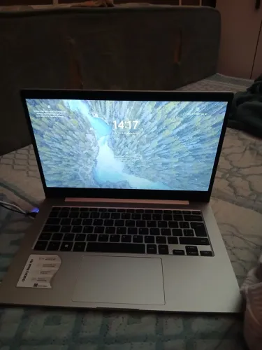 Notbook semi sono zero batidas sem nenhum problema, vai na caixa tudo certinho