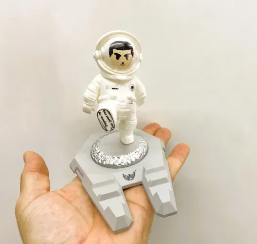 Suporte de Mesa para Celular ou Tablet - Astronauta Decorativo C-025