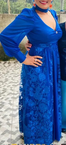 Vestido Azul Royal com Detalhes