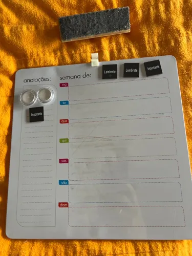 Quadro branco magnético para organização