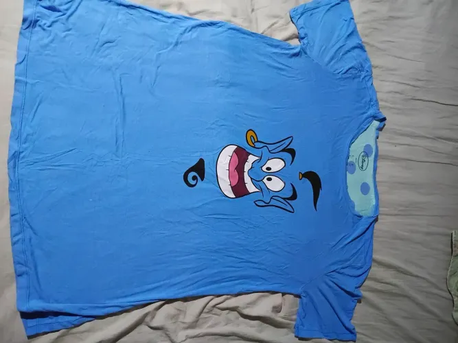 Camisola gênio da lâmpada azul
